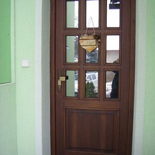 Dřevěné dveře